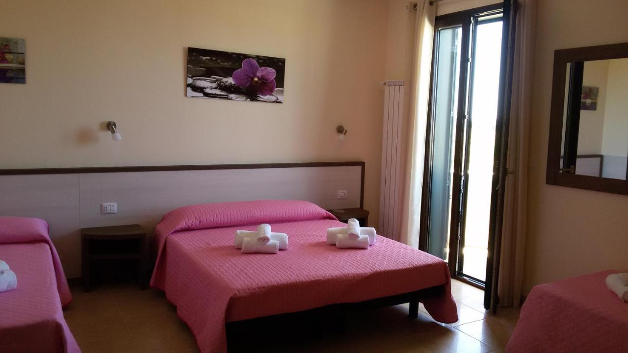 B&B Hotel Helios Uggiano La Chiesa Exterior photo