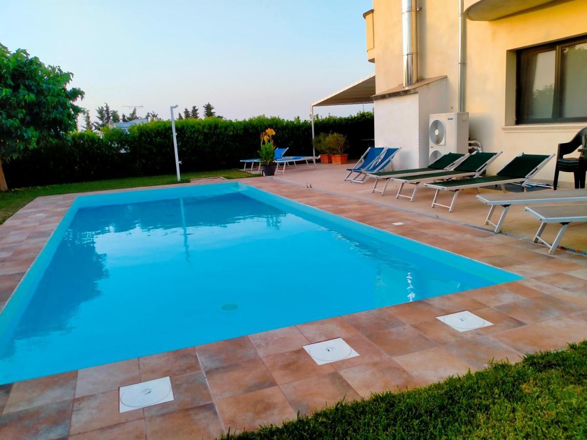 B&B Hotel Helios Uggiano La Chiesa Exterior photo